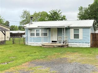 603 E Avenue D, Hooks, TX 75561