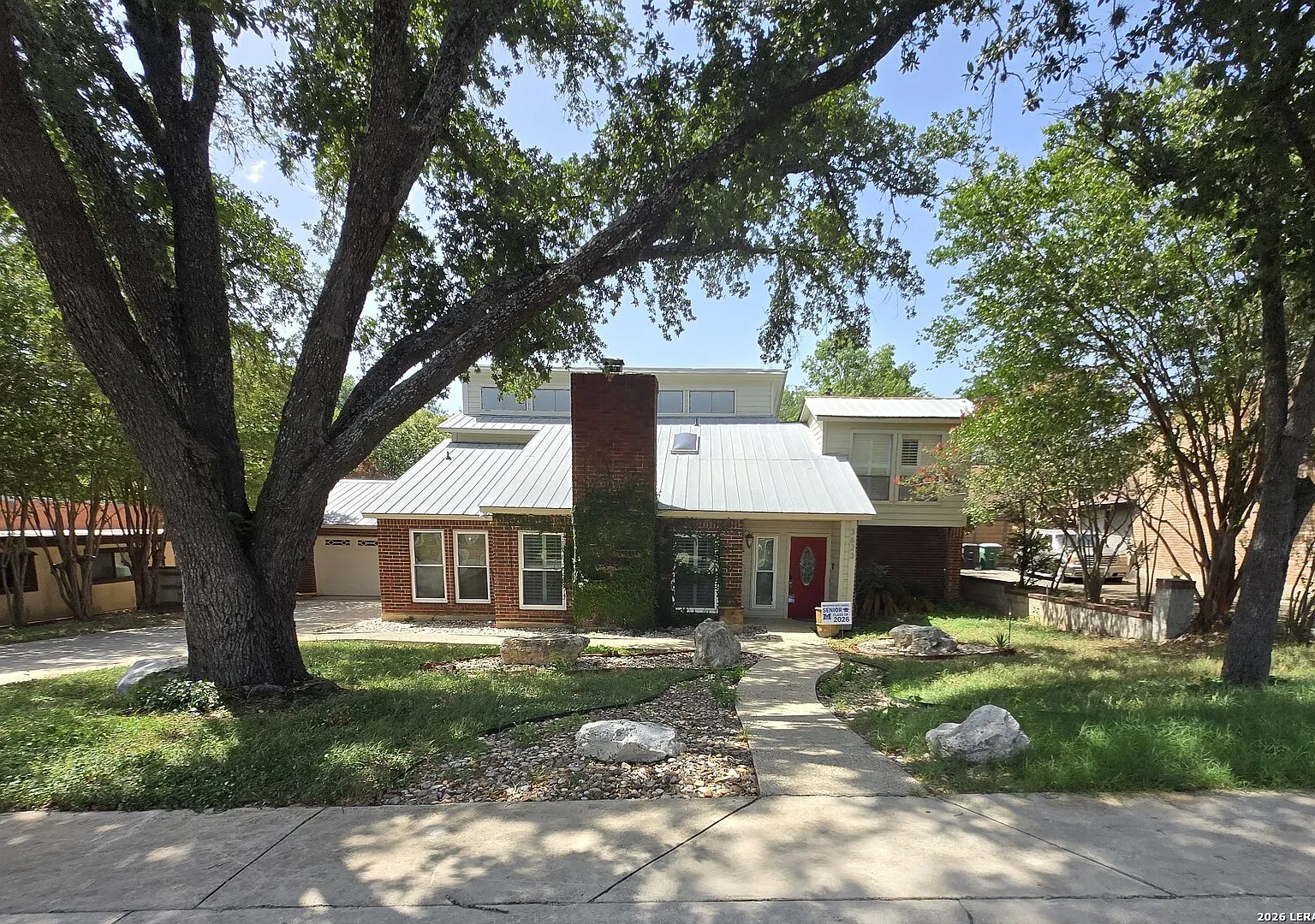 4 bed, 2.5 bath, 2648 sqft, $2,695 — Photo 2