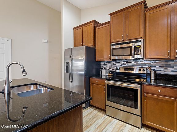 5th image of 1021 Dillard Dr SE