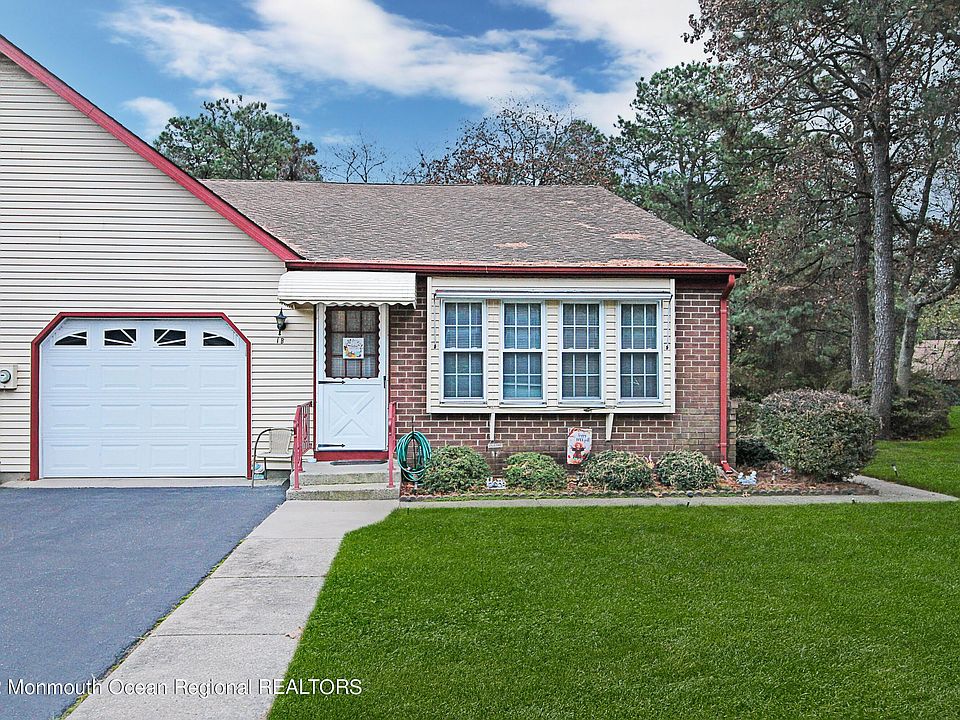 1st image of 1B Pembroke Ln