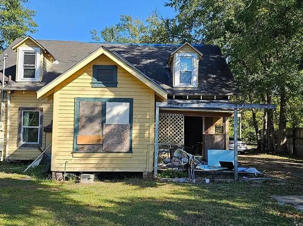 16514 SE Pear St, Blountstown, FL 32424