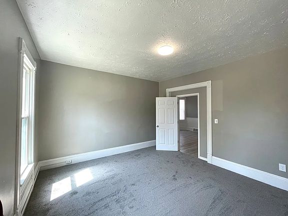5th image of 7110 Lawn Ave #1