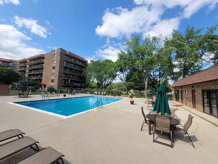 111 S Baybrook Dr #112 — Photo 13