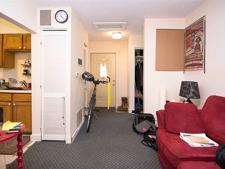 1115 S 1st Ave — Photo 4