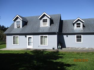 325 9th St, Port Orford, OR 97465