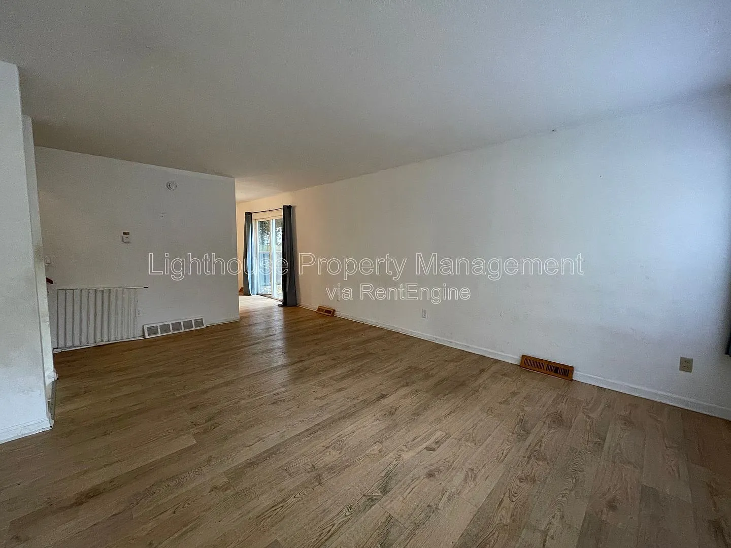 3 bed, 1.0 bath, 1413 sqft, $1,695 — Photo 2