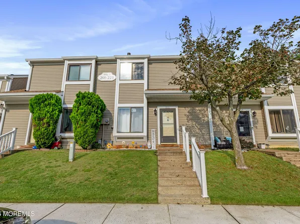 211 Sandra Place #211, Brick, NJ 08724
