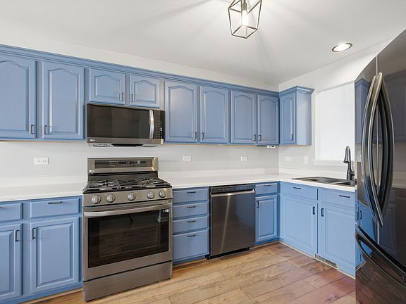 5th image of 421 Clinton St