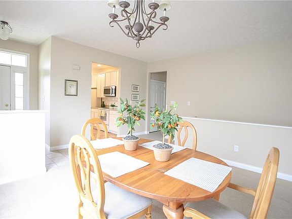 4th image of 2557 Eagle View Dr