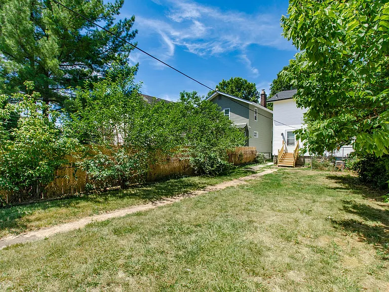 68 W Park Ave — Photo 22