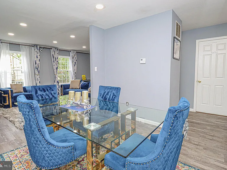 2426 Vineyard Ln — Photo 8