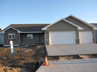 2421 42nd Ave S, Grand Forks, ND 58201
