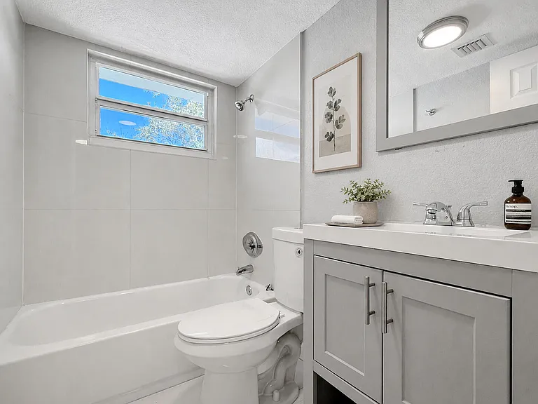 416 NE 15th Ave #12 — Photo 6