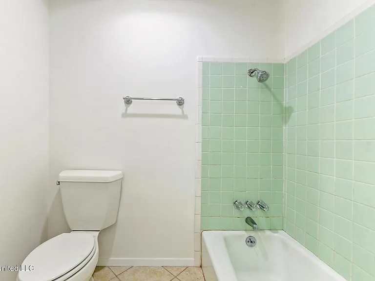 6104 Gruich Cir — Photo 23