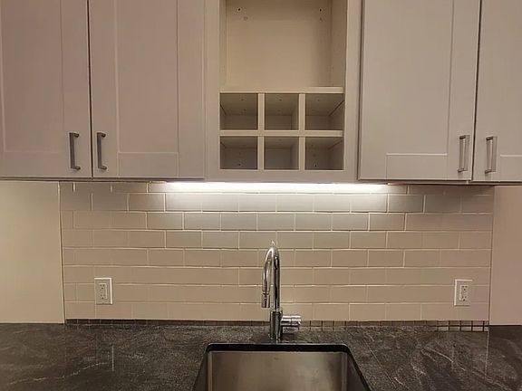 5th image of 217 E 116th St APT 3