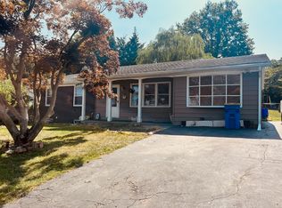 550 Woodland View Dr, York, PA 17406