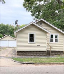 2409 McIlwraith St, Muskegon Heights, MI, 49444
