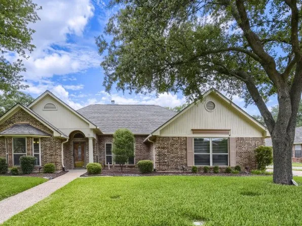 11 Kim Ct, Mansfield, TX 76063