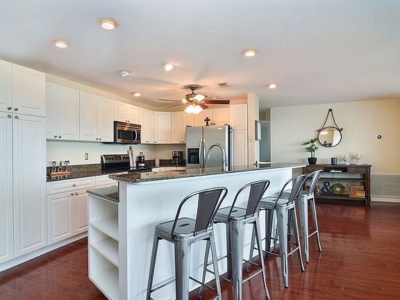 5th image of 2109 Bayshore Blvd #1003