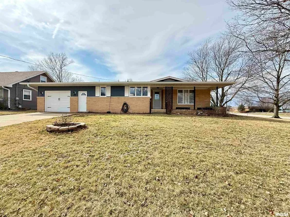 102 S Sunrise St, Roanoke, IL 61561
