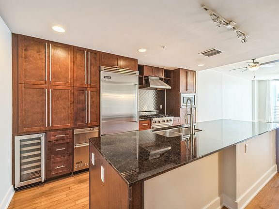 2nd image of 1120 E Kennedy Blvd