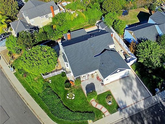 2nd image of 50 Baroness Ln