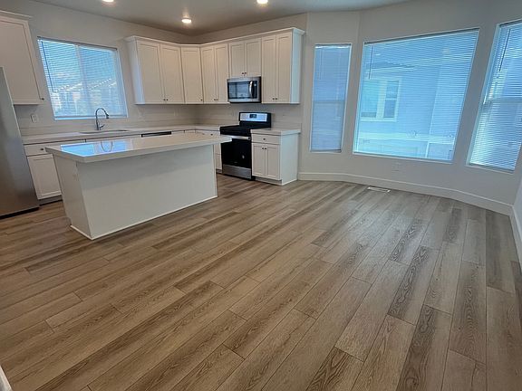 3rd image of 3872 W Lansdown Ct
