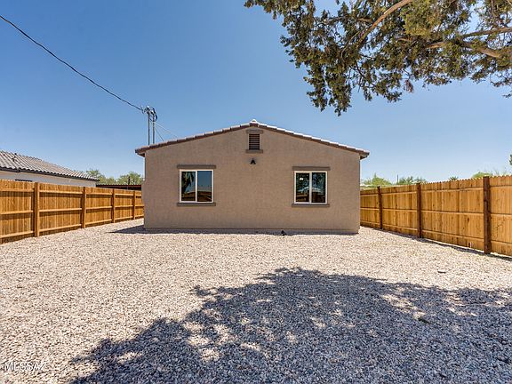 2nd image of 1335 W El Caminito Pl