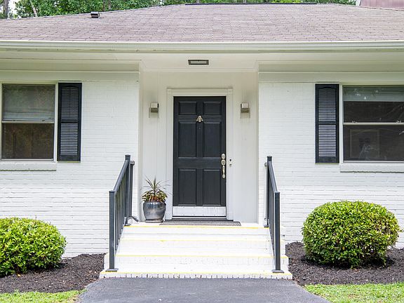 2nd image of 3934 Hope Valley Rd