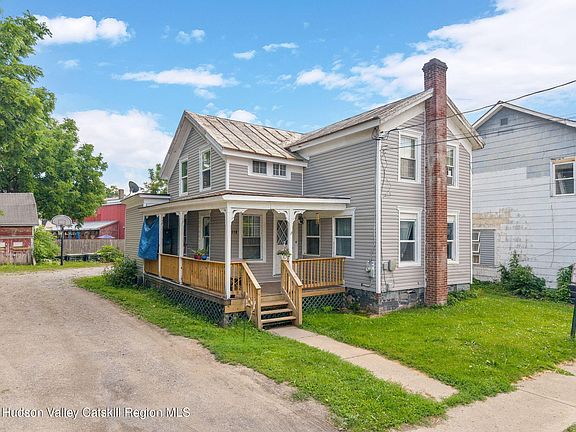 2nd image of 118 Railroad Avenue