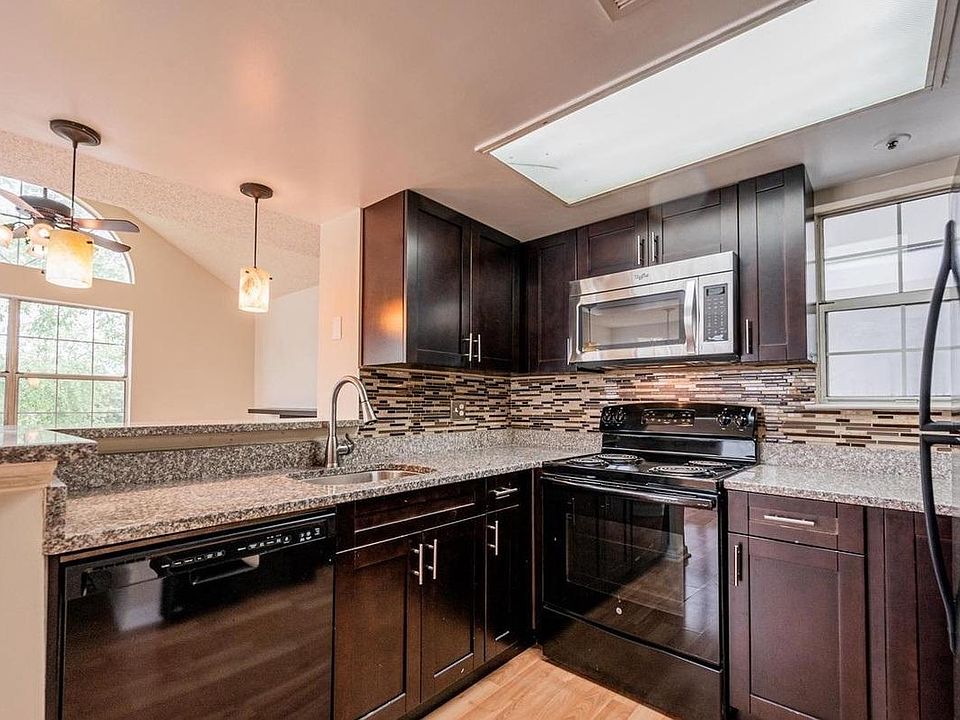 2nd image of 14044 Vista Dr