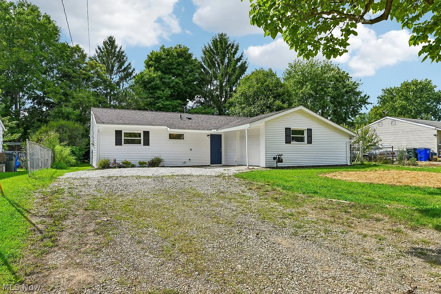 4 bed, 1.5 bath, 1549 sqft, $2,300 — Photo 3