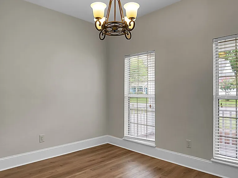 3274 Middleburry Ln — Photo 11