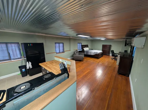 114 N 8th St #1, Atchison, KS 66002