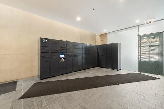 630 N Franklin St #417 — Photo 3
