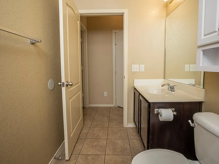 433 Stonebrook Dr — Photo 30