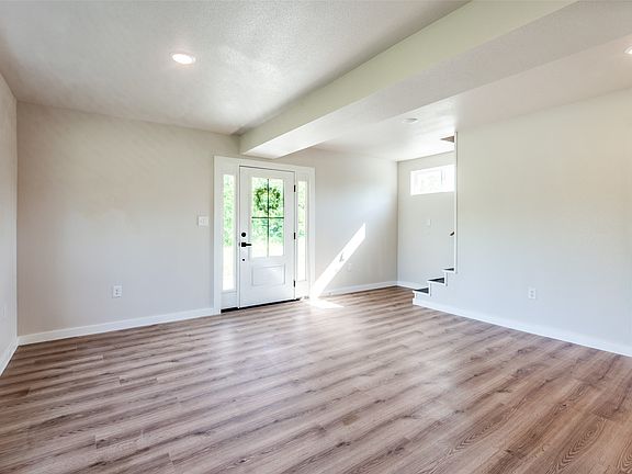 4th image of 13838 Lackey Dr