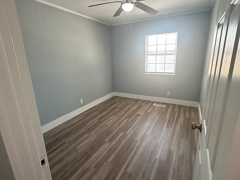 2030 Harold Ct — Photo 22
