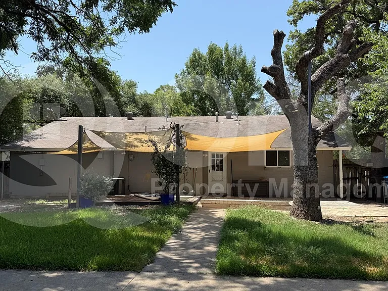 2501 Yucca Ave — Photo 19
