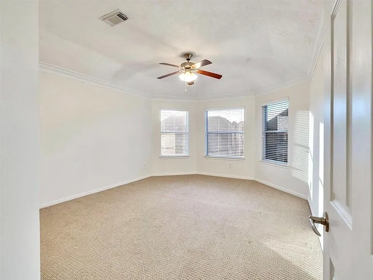 1904 Keswick Ct — Photo 23