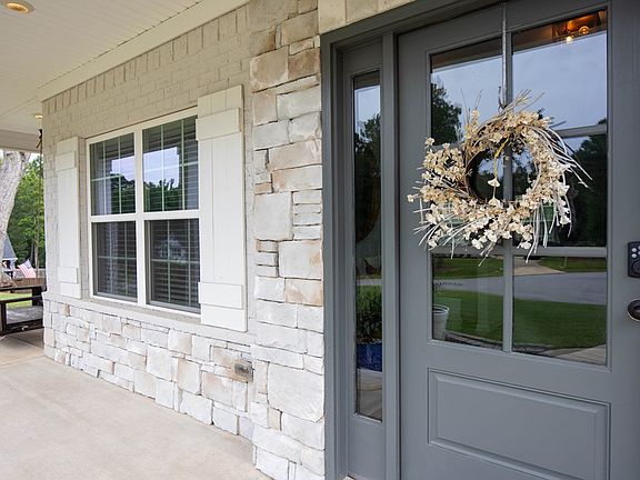 3rd image of 103 Hanson Way