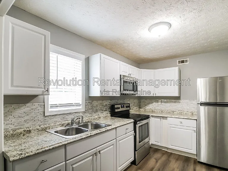 1055 Leighs Brook Way — Photo 9