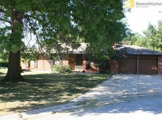 9704 E 85th St, Raytown, MO 64138