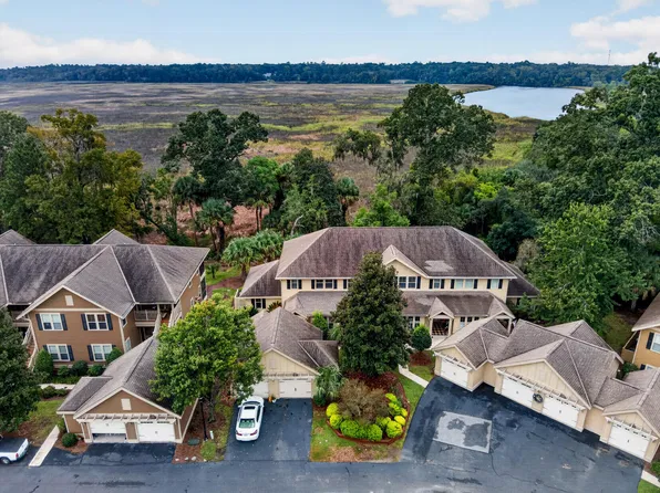 5529 Colonial Chatsworth Cir, North Charleston, SC 29418