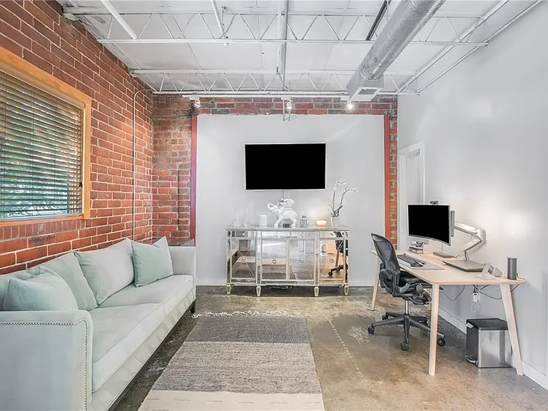 174 Chester Ave SE #102 — Photo 5
