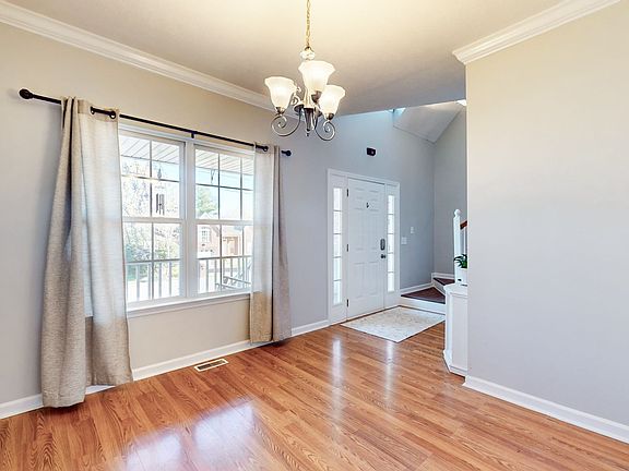 5th image of 129 Seminole Ln