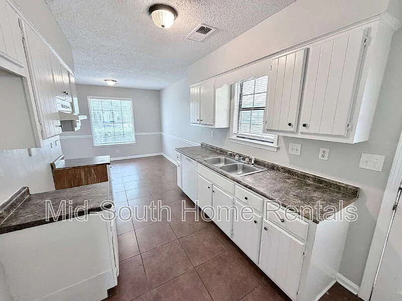 3 bed, 2.0 bath, 1134 sqft, $1,395 — Photo 4