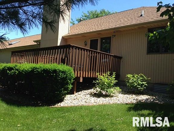 4th image of 725 Country Meadows Ln