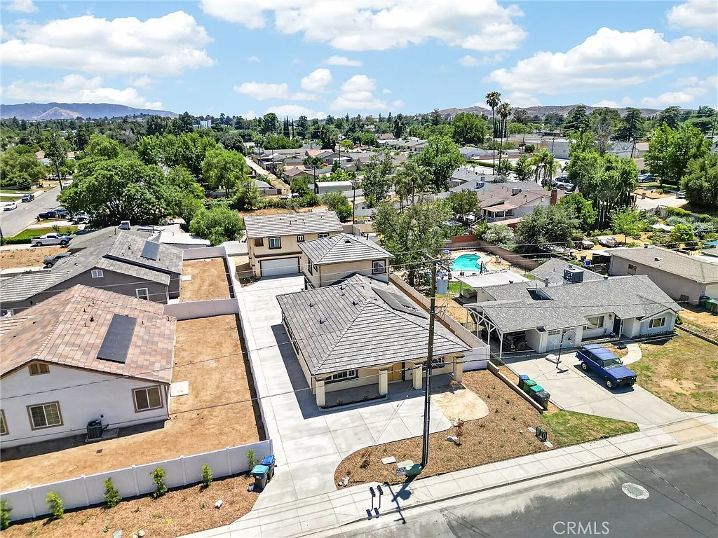 3 bed, 1908 sqft, $3,000 — Photo 3