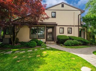 43 Schwab Rd, Melville, NY 11747